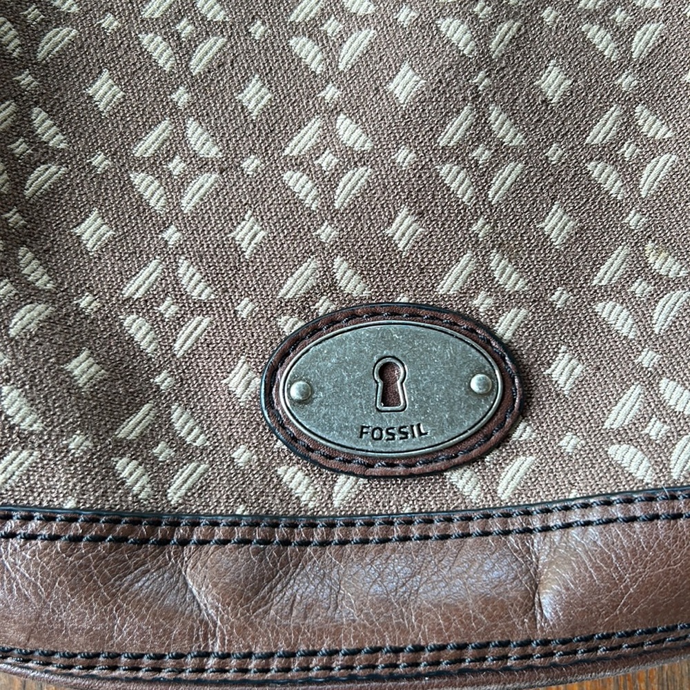 Fossil brown leather trimmed canvas signature buckle strap distressed bucket bag - Picture 8 of 12